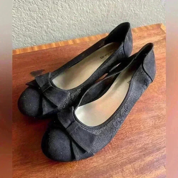 - American Eagle Black Slide On Pumps Size 5 - Picture 5 of 9